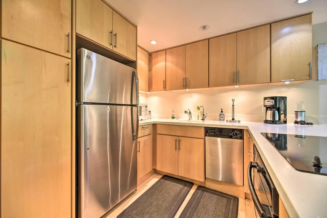 Comfy Tropical Condo With Pool - Walk To Beach! Kahana